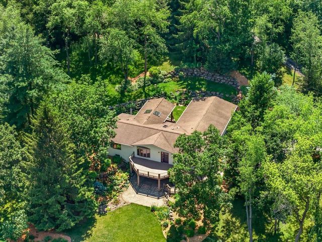 N3977 Meadow Drive, Cambridge, WI 53523