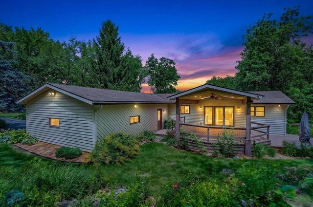 N3977 Meadow Drive, Cambridge, WI 53523