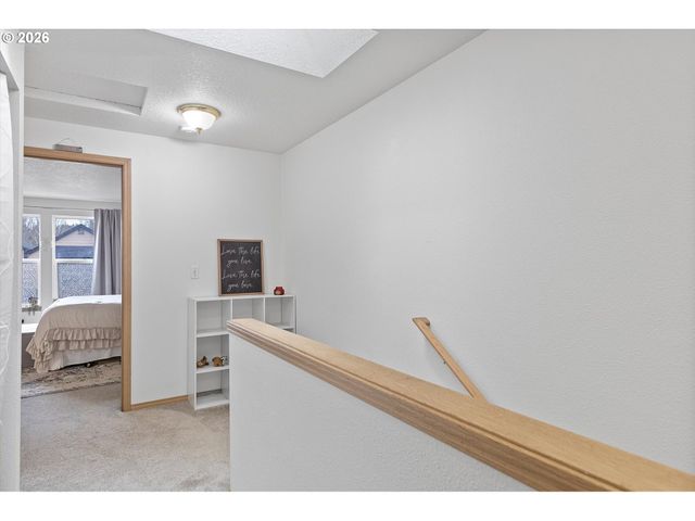 13949 BEAVERCREEK Rd 102, Oregon City, OR 97045