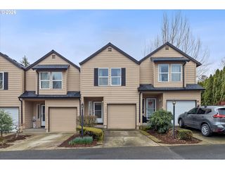 13949 BEAVERCREEK Rd 102, Oregon City, OR 97045