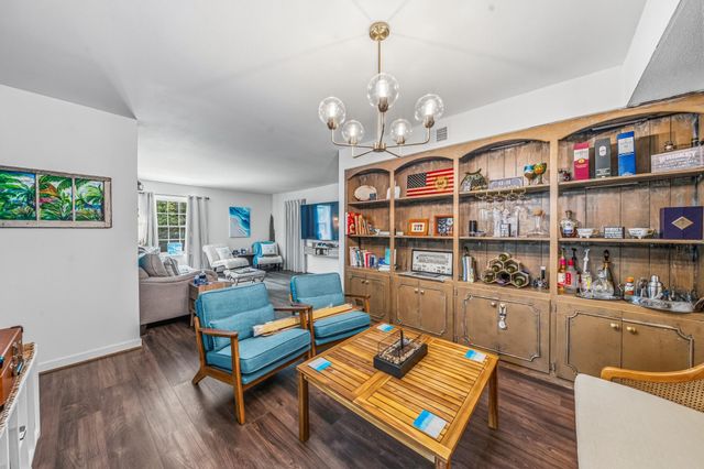 359 N Post Oak Lane 219, Houston, TX 77024