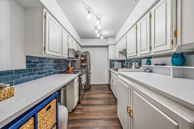 359 N Post Oak Lane 219, Houston, TX 77024