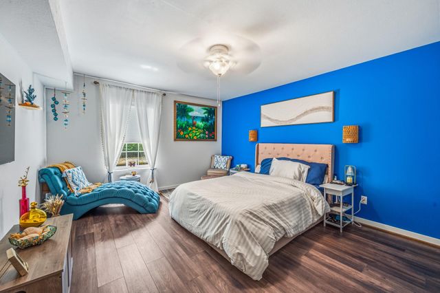 359 N Post Oak Lane 219, Houston, TX 77024