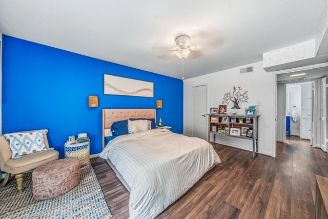 359 N Post Oak Lane 219, Houston, TX 77024