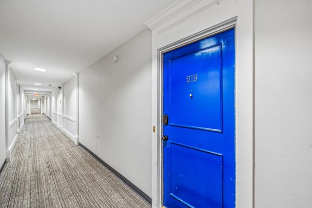 359 N Post Oak Lane 219, Houston, TX 77024