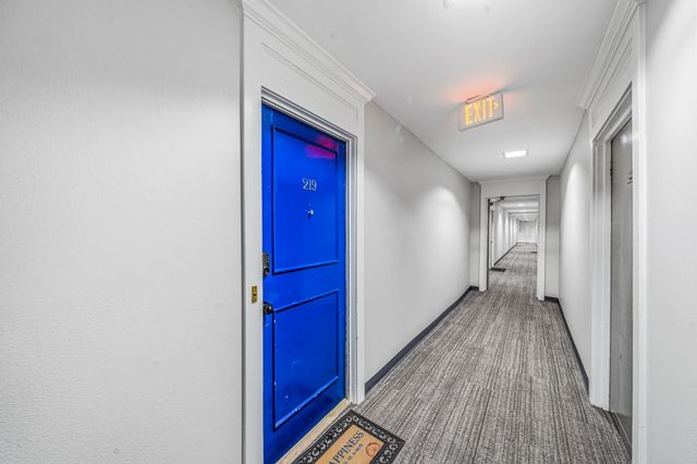 359 N Post Oak Lane 219, Houston, TX 77024