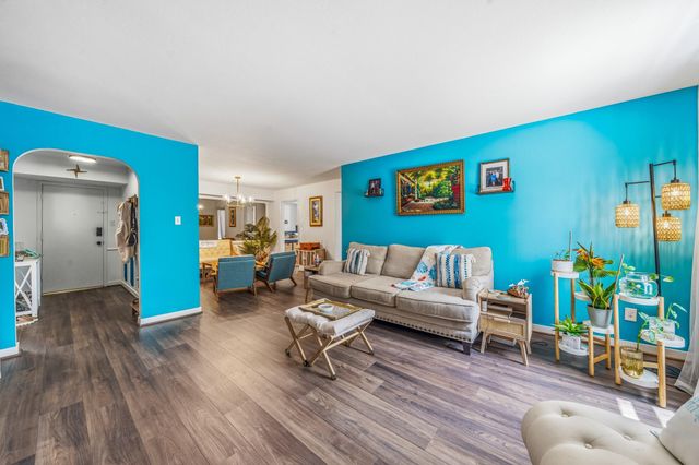 359 N Post Oak Lane 219, Houston, TX 77024