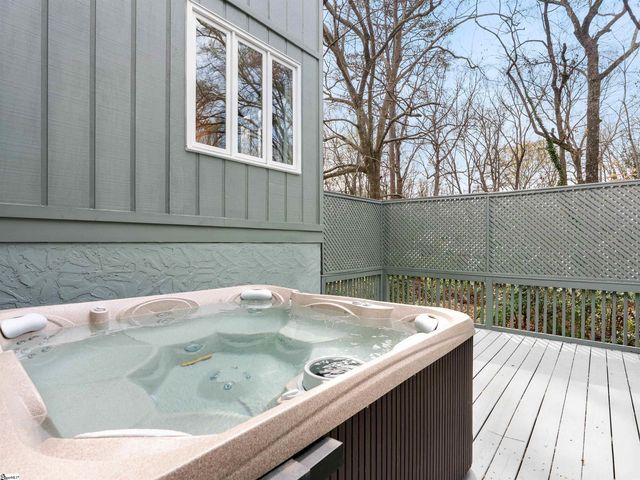 208 Overcreek Road, Greenville, SC 29607