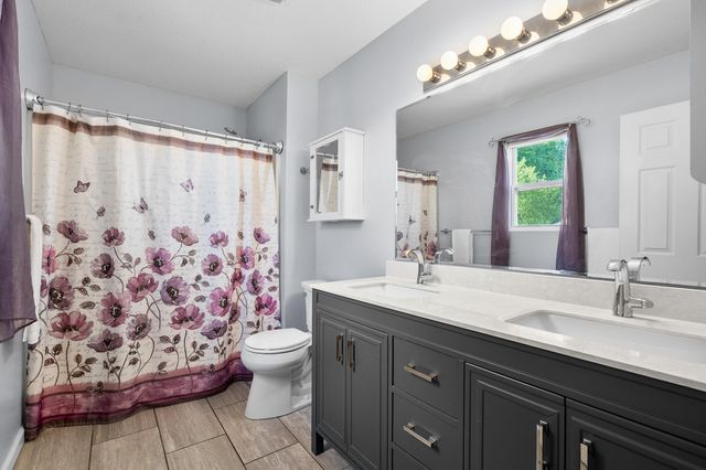 6737 Annandale Drive, Kalamazoo, MI 49009