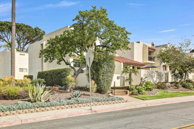 7440 Caminito Carlotta, San Diego, CA 92120