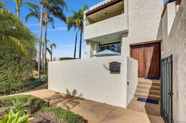 7440 Caminito Carlotta, San Diego, CA 92120