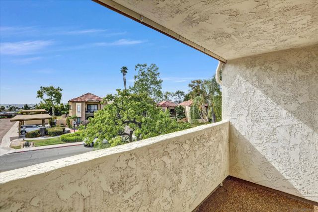 7440 Caminito Carlotta, San Diego, CA 92120