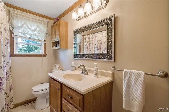 6268 Lakeshore Road, Cicero, NY 13039