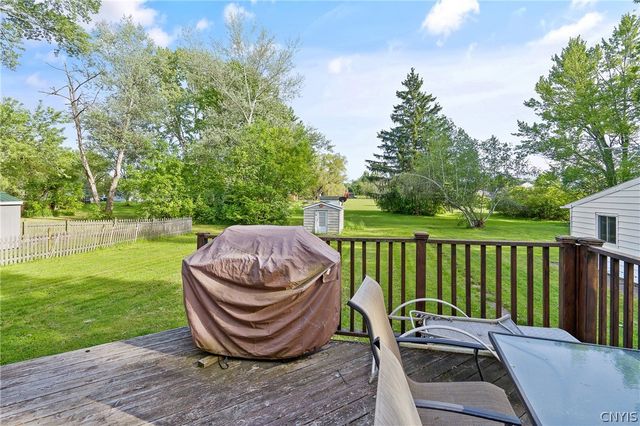 6268 Lakeshore Road, Cicero, NY 13039