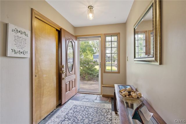 6268 Lakeshore Road, Cicero, NY 13039