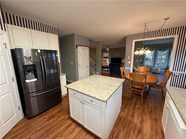 1105 Hunters Glen Drive, Woodstock, GA 30189