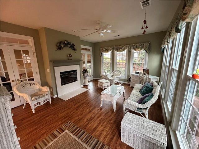 1105 Hunters Glen Drive, Woodstock, GA 30189