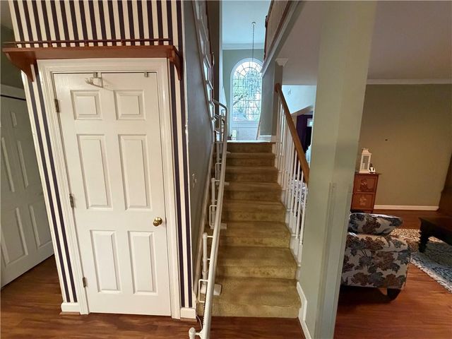 1105 Hunters Glen Drive, Woodstock, GA 30189