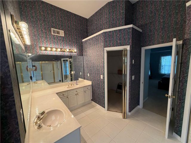 1105 Hunters Glen Drive, Woodstock, GA 30189