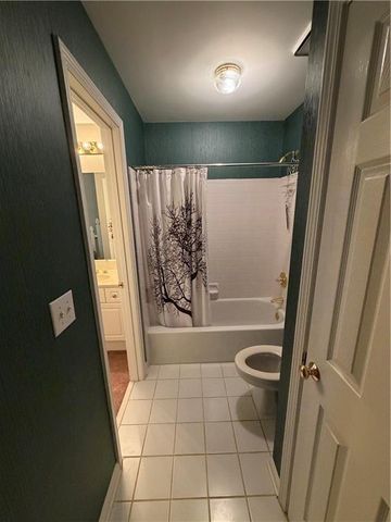 1105 Hunters Glen Drive, Woodstock, GA 30189