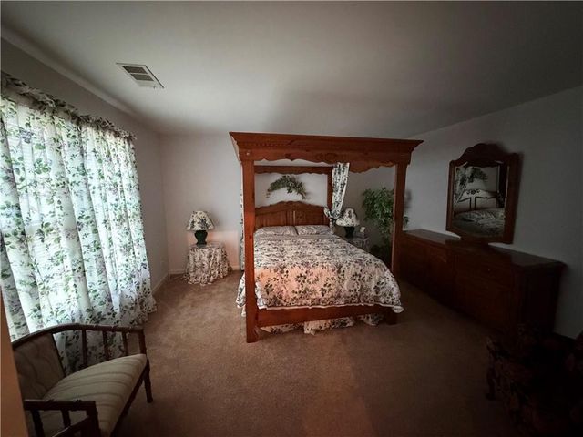 1105 Hunters Glen Drive, Woodstock, GA 30189