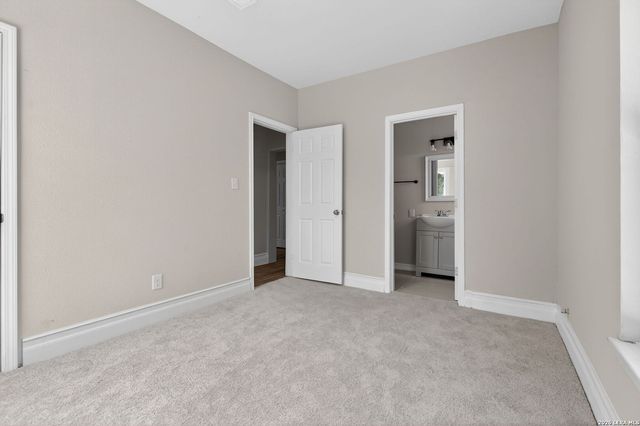 1823 EDISON DR, San Antonio, TX 78201