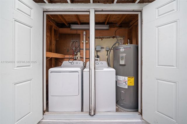 6960 Scott St, Hollywood, FL 33024