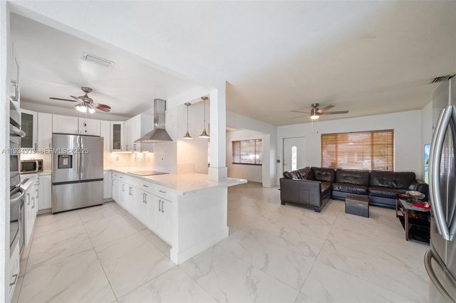 6960 Scott St, Hollywood, FL 33024