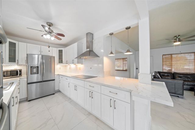 6960 Scott St, Hollywood, FL 33024