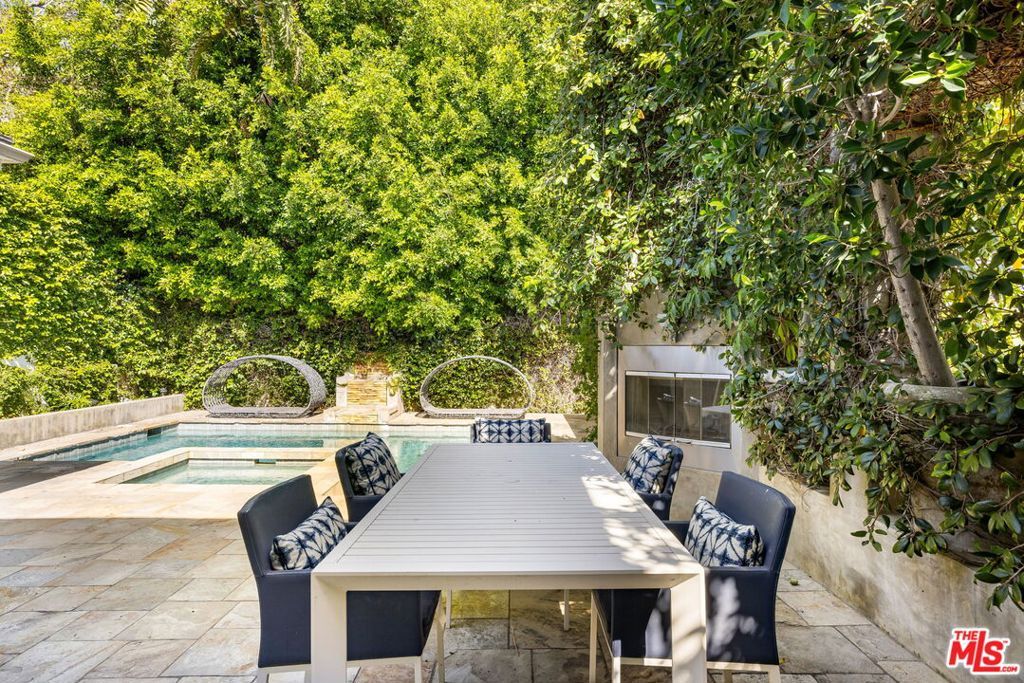 Image 23 of property listing at 1124 Sierra Alta Way, Los Angeles, CA 90069