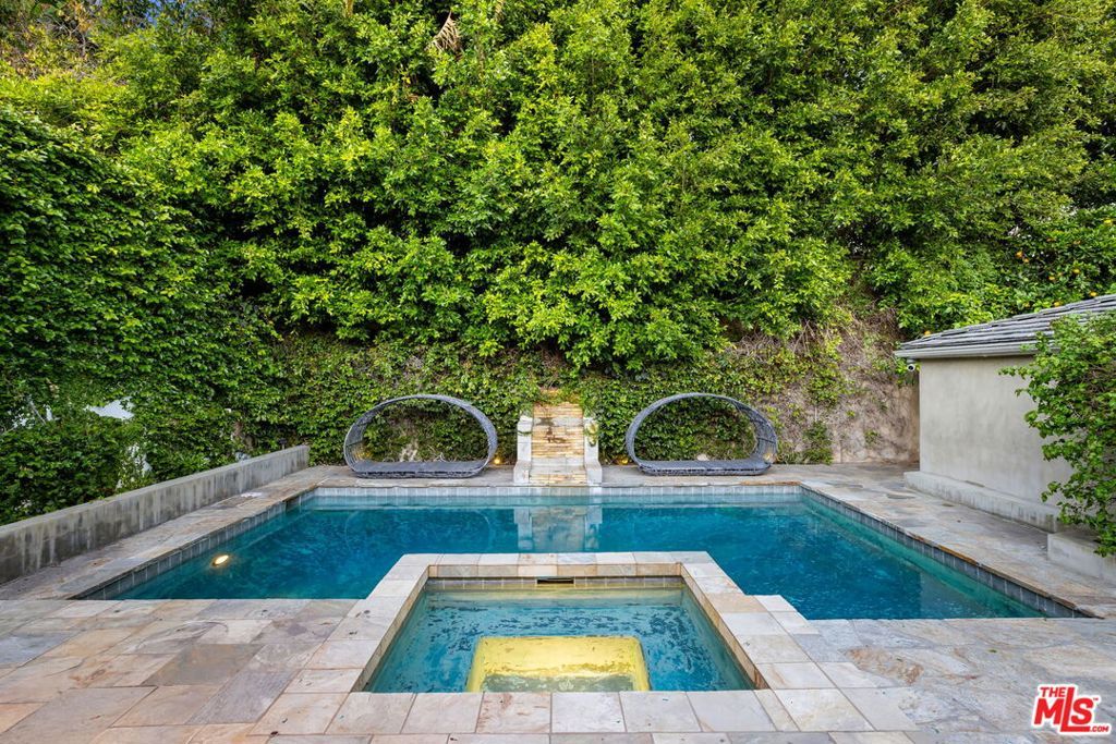 Image 25 of property listing at 1124 Sierra Alta Way, Los Angeles, CA 90069