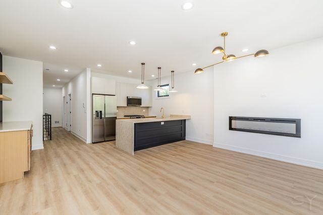 3327 W Division Street 3, Chicago, IL 60651