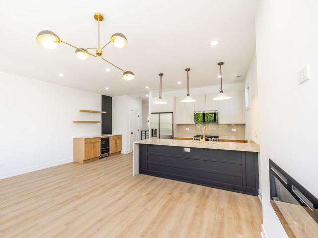 3327 W Division Street 3, Chicago, IL 60651