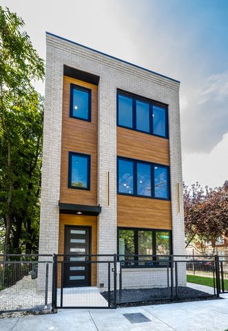 3327 W Division Street 3, Chicago, IL 60651