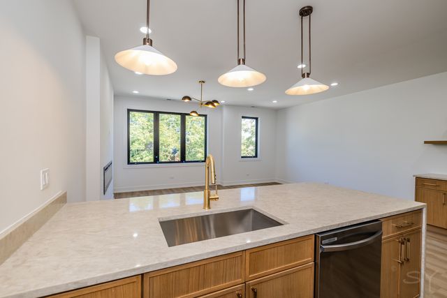 3327 W Division Street 3, Chicago, IL 60651