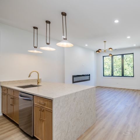 3327 W Division Street 3, Chicago, IL 60651