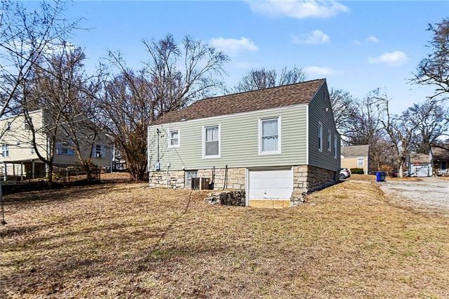 9201 E 68TH Terrace, Raytown, MO 64133