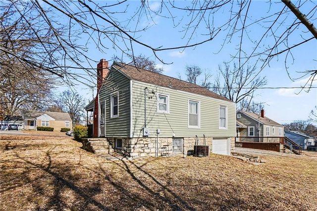 9201 E 68TH Terrace, Raytown, MO 64133