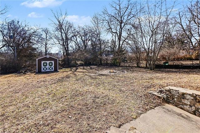 9201 E 68TH Terrace, Raytown, MO 64133