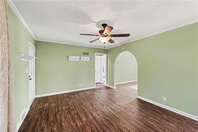 9201 E 68TH Terrace, Raytown, MO 64133