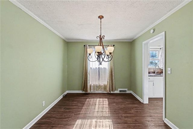 9201 E 68TH Terrace, Raytown, MO 64133