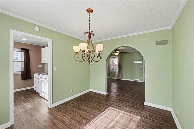 9201 E 68TH Terrace, Raytown, MO 64133