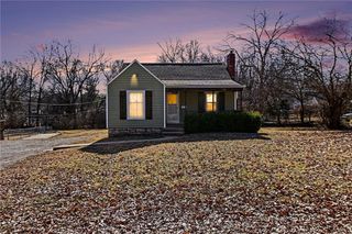 9201 E 68TH Terrace, Raytown, MO 64133