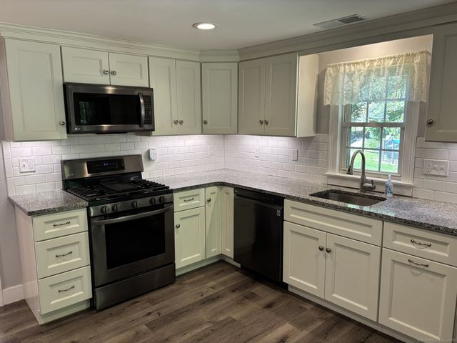 341 Stonehouse Road, Coventry, CT 06238