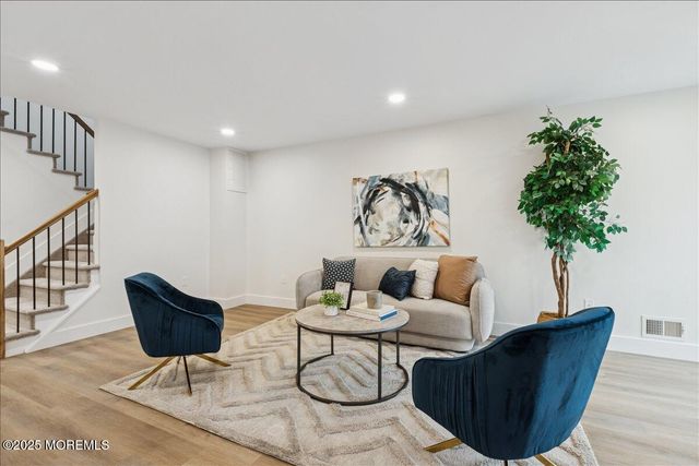 18 Oak Knoll Drive, Matawan, NJ 07747