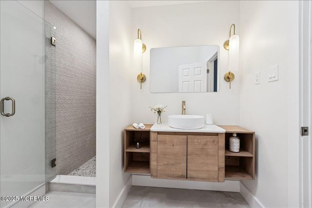 18 Oak Knoll Drive, Matawan, NJ 07747