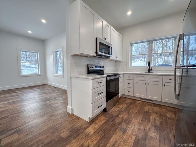 106 Wigsten Road, Pleasant Valley, NY 12569