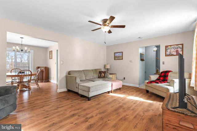 119 CHESTNUT DR, Quakertown, PA 18951