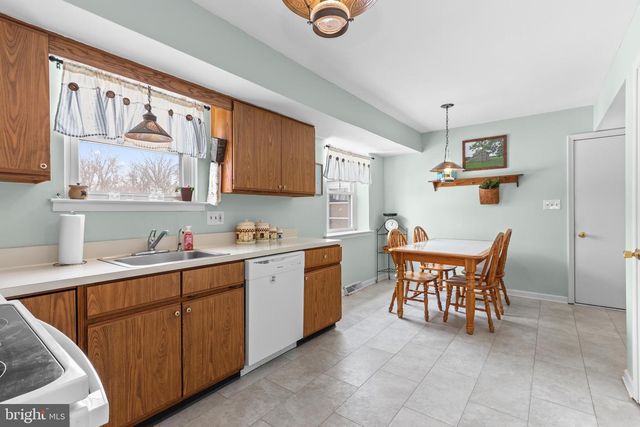 119 CHESTNUT DR, Quakertown, PA 18951