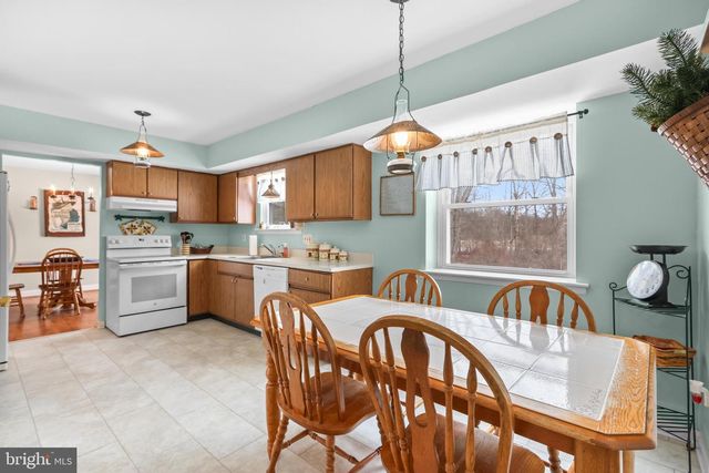 119 CHESTNUT DR, Quakertown, PA 18951